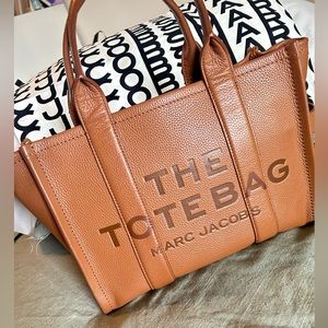 MARC JACOBS The Toe Bag Argan Oil Small